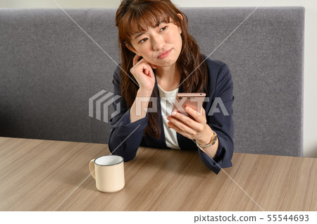 OL有點不高興,因為他不會見面 OL有點不高興,因為他不會見面 55544693