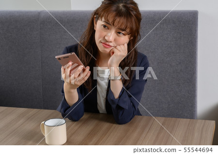 OL有點不高興,因為他不會見面 OL有點不高興,因為他不會見面 55544694