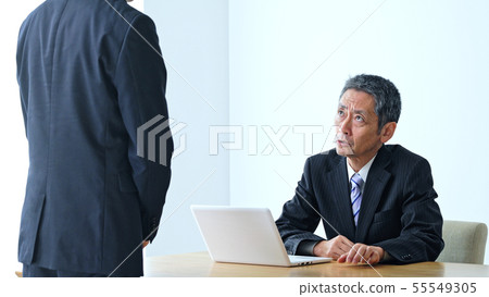 Boss and his subordinates 55549305