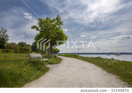 Lake promenade at Starnberger See, Bavaria 55549870