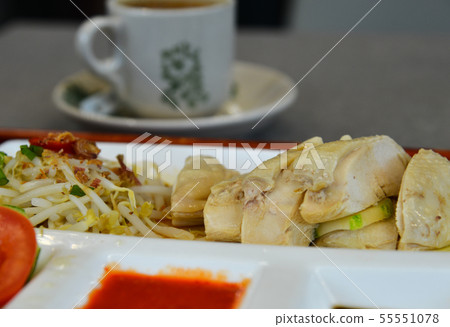 Rice steamed with chicken soup Rice steamed with chicken soup 55551078