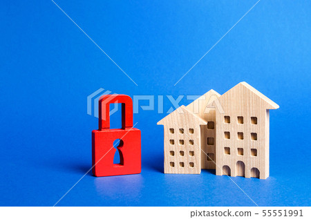 Three houses and a red padlock. Unavailable  55551991