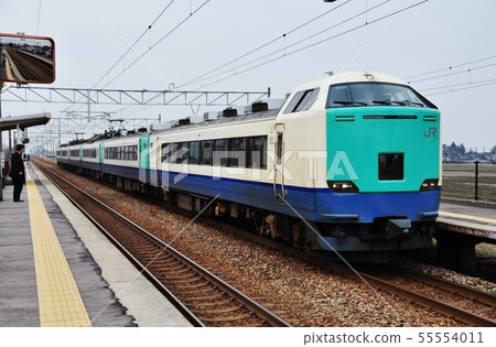 Limited express Hokuriku (485 series 3000 series) passing Hokuriku main line, Higashinamegawa Station Limited express Hokuriku (485 series 3000 series) passing Hokuriku main line, Higashinamegawa Station 55554011
