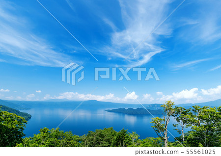 [Lake Towada, Aomori Prefecture] Summer of Lake Towada: A panoramic view of Towada Lake 55561025