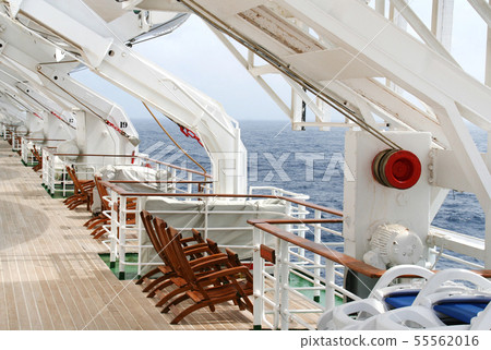 Queen Elizabeth II deck 55562016
