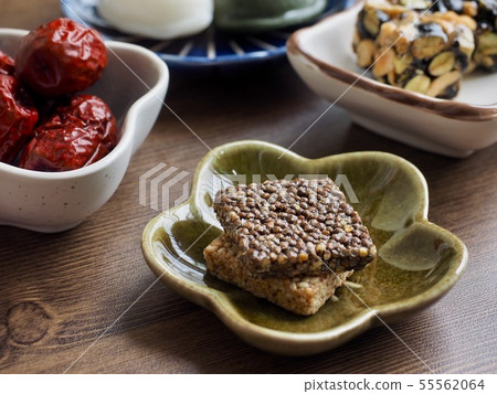 韓國傳統食物黑芝麻Gangjeong 55562064