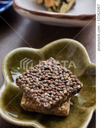 韓國傳統食物黑芝麻Gangjeong 55562067
