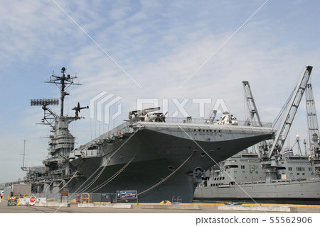 Aircraft carrier Hornet 55562906