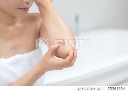 female, lady, woman 55565354