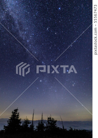 The sea of clouds and the Milky Way in summer from the Bigahara plateau The sea of clouds and the Milky Way in summer from the Bigahara plateau 55567473