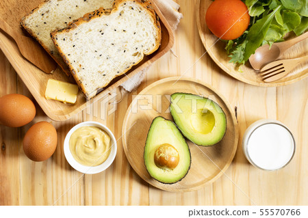 delicious healthy breakfast on wooden table 55570766