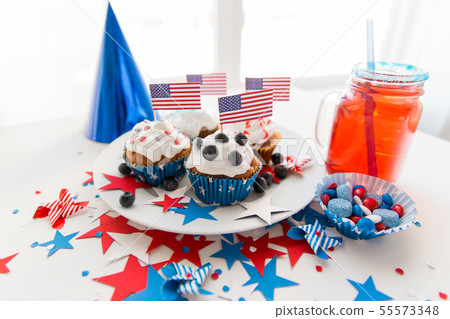 cupcakes with american flags on independence day 55573348