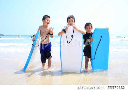 兒童衝浪 55579682