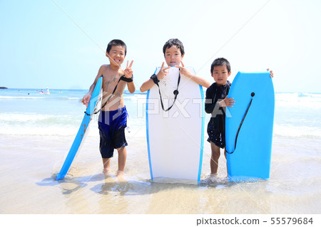 兒童衝浪 55579684