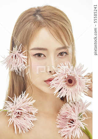 鮮花,美容,年輕女性 鮮花,美容,年輕女性 55585241