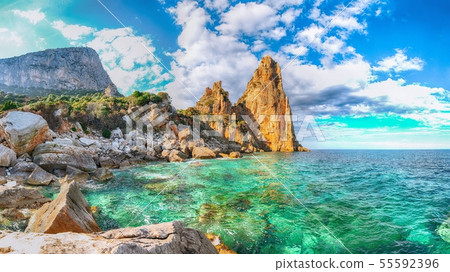 Spectacular view of Punta Pedra Longa and azure 55592396