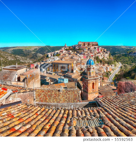 Sunrise at the old baroque town of Ragusa Ibla in Sunrise at the old baroque town of Ragusa Ibla in 55592563