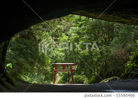 Mizonokuchi洞穴和鳥居 Mizonokuchi洞穴和鳥居 55593400
