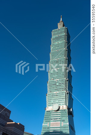 Taipei 101 Taiwan Blue Sky Scarlet Background Sunny Cross-up Taipei 101 Taiwan Blue Sky Scarlet Background Sunny Cross-up 55595540