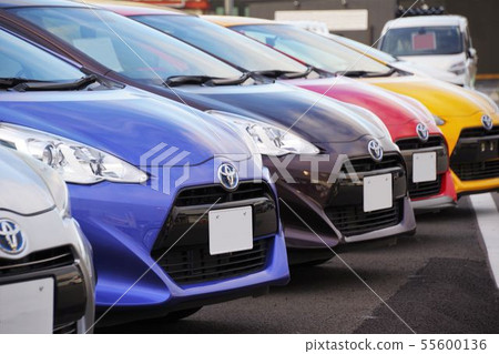 Cars lined up at dealerships, Toyota cars Aqua Cars lined up at dealerships, Toyota cars Aqua 55600136