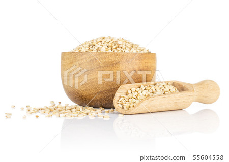 Unpeeled sesame seeds isolated on white 55604558