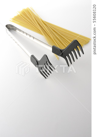 Pasta and tongs Pasta and tongs 55608120