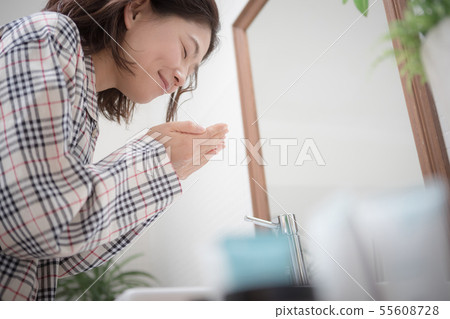 Housewife, housewife, beauty 55608728