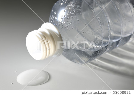 水滴落下來 55608951