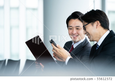 Businessman business smartphone 55612372