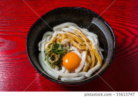 Simple udon Japanese noodle dishes 55613747