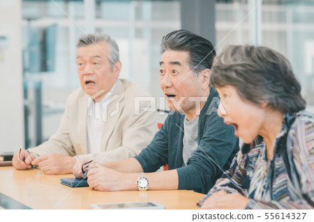 驚奇 驚訝 吃驚 55614327