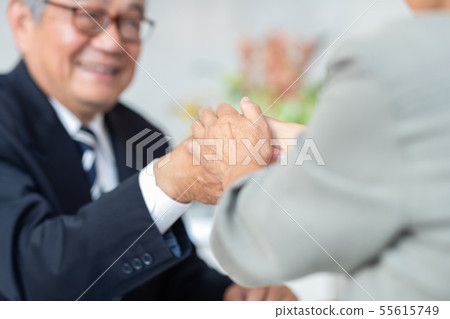 搖動 握手 商務人士 55615749