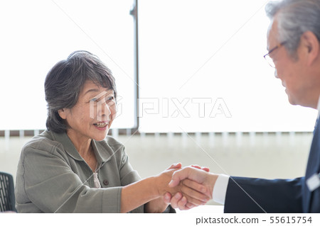 Handshake, handclasp, handshake 55615754
