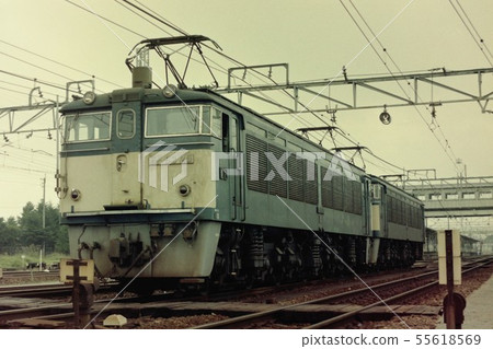EF63 + EF63 at Karuizawa Station on the Shin-Etsu Main Line EF63 + EF63 at Karuizawa Station on the Shin-Etsu Main Line 55618569