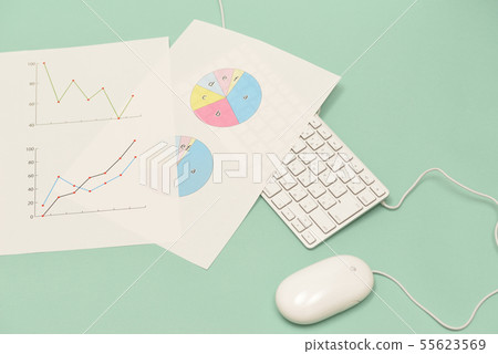 數據分析鍵盤和折線圖 55623569