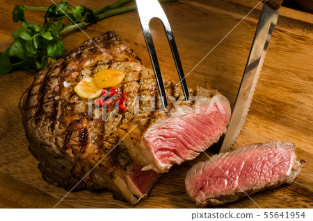 豪華烤牛排厚切豪華新鮮牛排 55641954