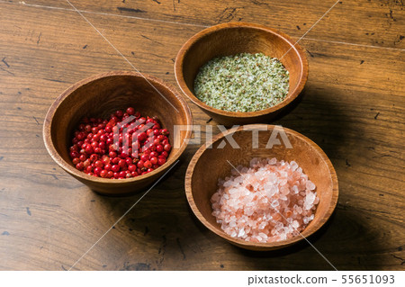 Natural crystals Large crystals of edible rock salt Minerals 55651093