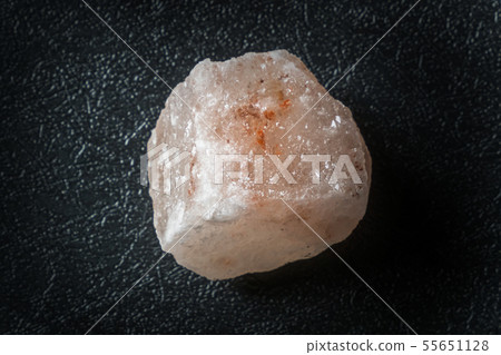 Natural crystals Large crystals of edible rock salt Minerals 55651128