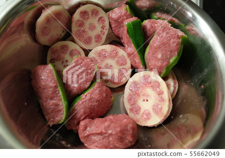 做辣椒塞滿肉和蓮花三明治 55662049