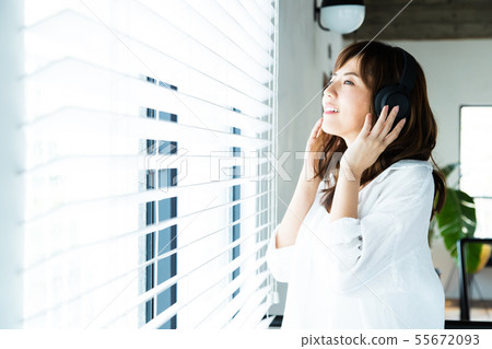 Women Headphones New Life Living Young Women Lifestyle 55672093