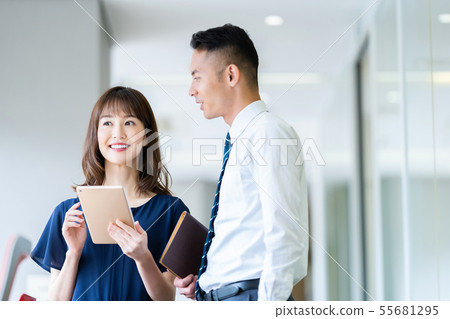 Business image Male employee Female employee 55681295