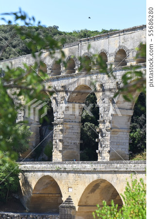 Pont du Gard stone aqueduct 55686280