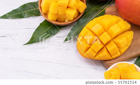 Fresh mango cubes Mango cut Mango 55701514