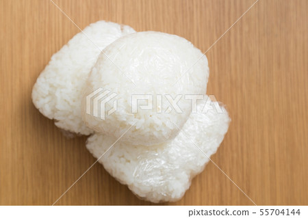 Cold and rice 55704144