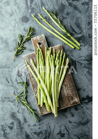 Fresh green asparagus 55706115