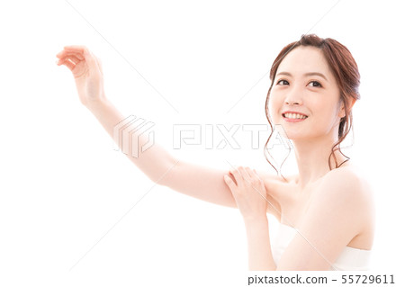 Young woman beauty 55729611