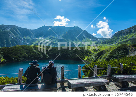 立山山脈和Mikuriga池塘 55744546