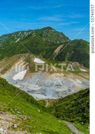 Dainichi mountain range and Jigokudani 55744557