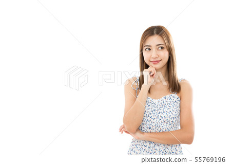 年輕女性受苦 年輕女性受苦 55769196