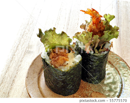 Shrimp fried sushi roll Shrimp fried sushi roll 55775570